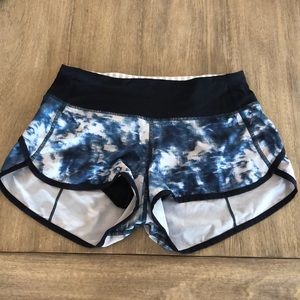 Lululemon blue/white tie dye Speed Short Size 2